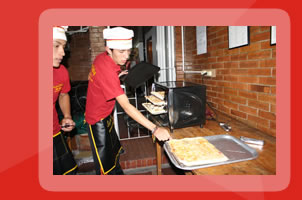 Show pizzerito con pizza, lasagna y galletas para fiestas infantiles.